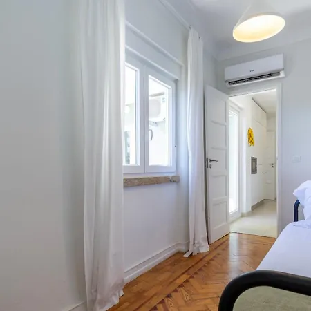 Belem 3Br With Balcony By Lovelystay