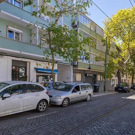 Belem 3Br With Balcony By Lovelystay
